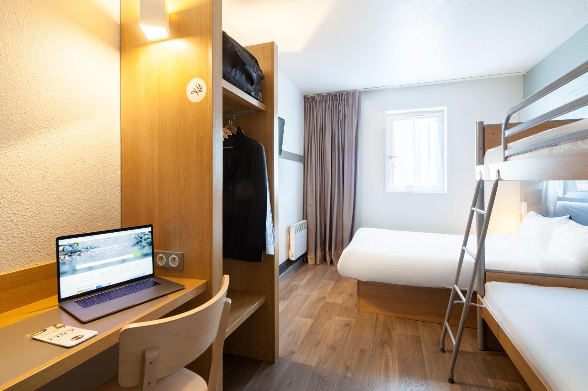 B&B Hotel Maurepas Luaran gambar