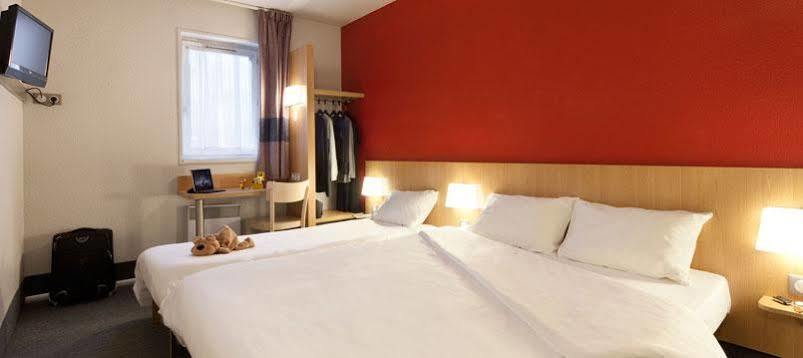 B&B Hotel Maurepas Luaran gambar